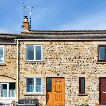 Finest Retreats - Tyg Near Masham, Fountains Abbey & Brimham Rocks *